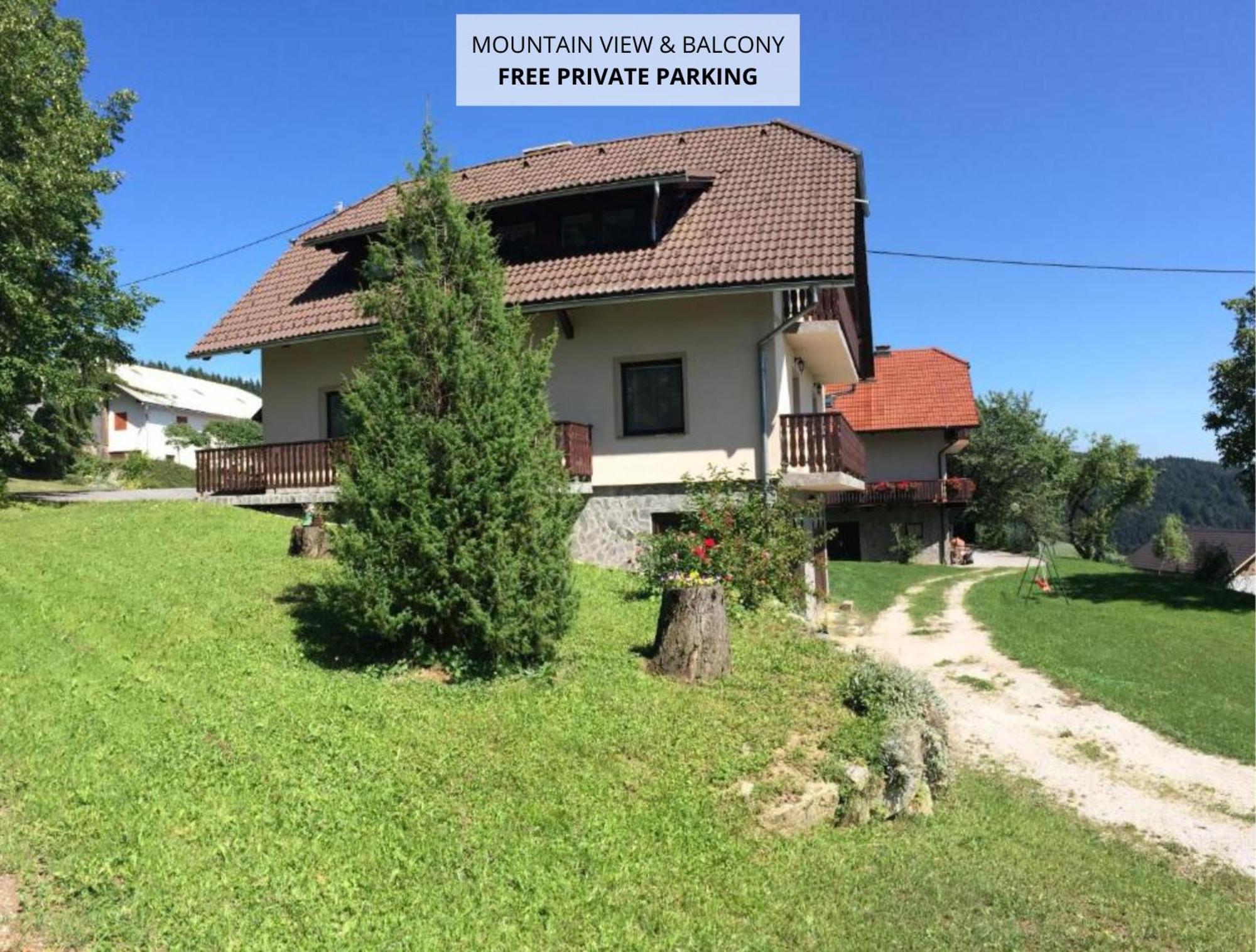 Hotel Tourist Farm Pacnik à Resnik Extérieur photo